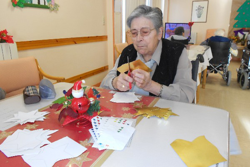 Decoración navideña en las residencias de la tercera edad de Parque Dorado